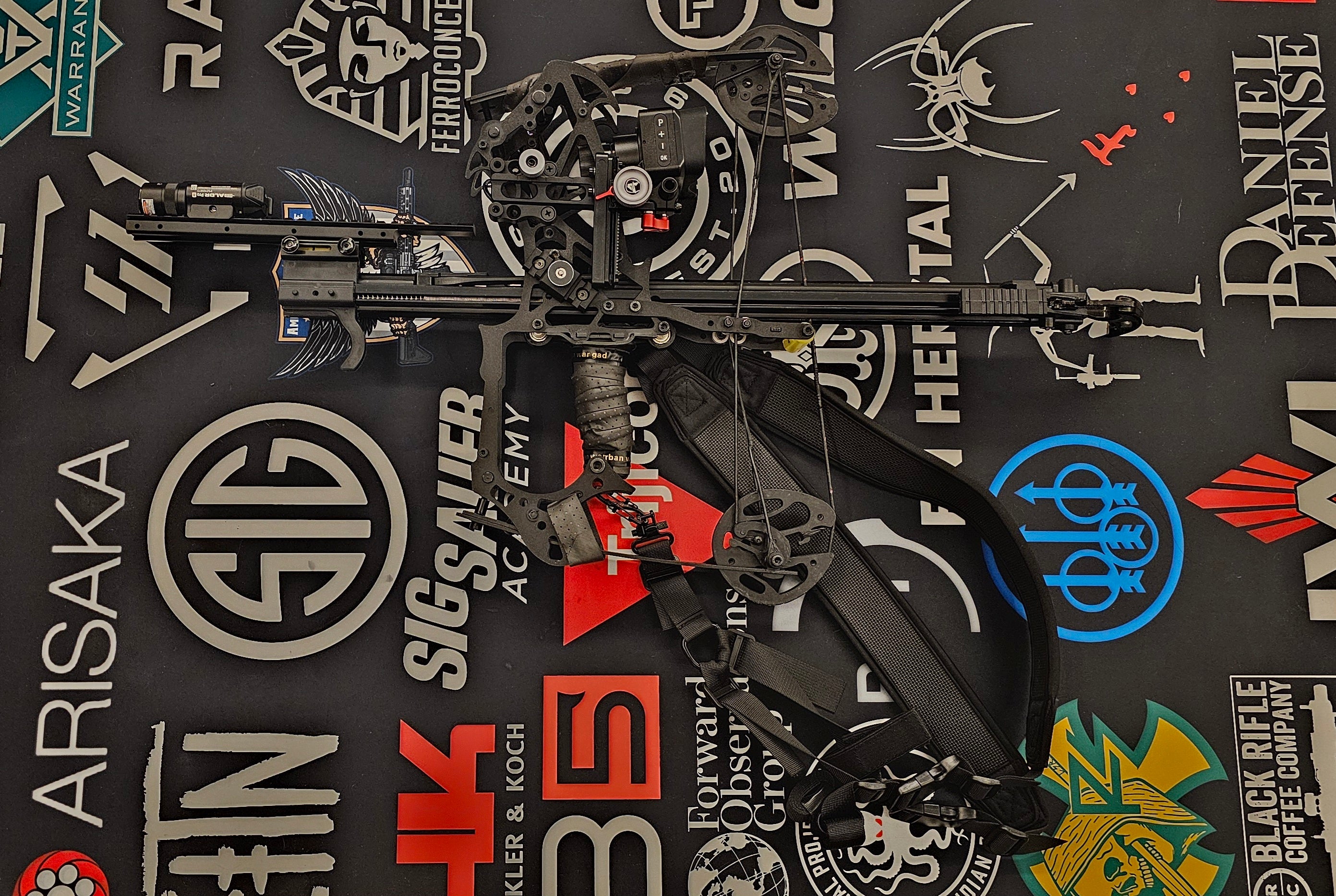 Novelty Gear - Compact Tactical Assault Bow (Fit 3pcs. Compact Arrow + 31pcs. 9mm Steel Ball Bearings)